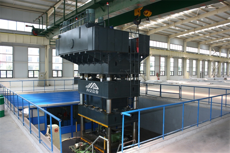 1050t雙動薄板拉伸液壓機(jī)